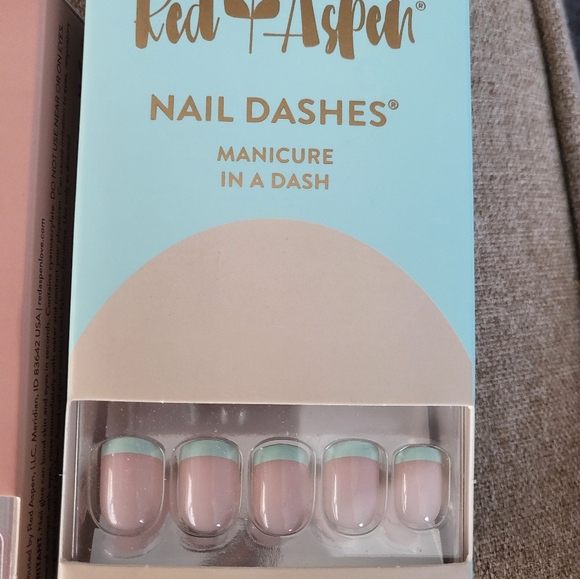 RED ASPEN NAILS - Picture 1 of 2